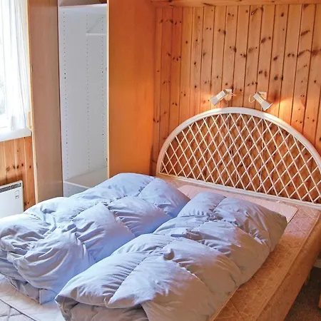 Dom wakacyjny Three-bedroom Holiday In *